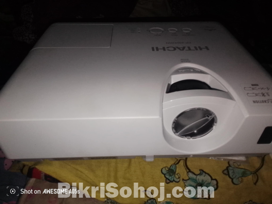 Hitachi Projector